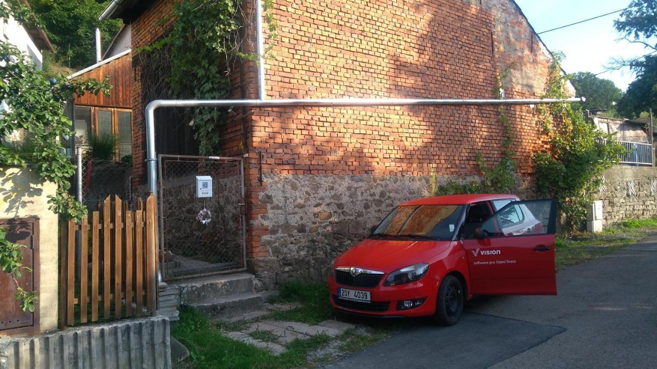 U Babicky A Jeji Psi Smecky Vendégház Weselitschko Kültér fotó